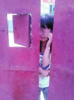 咸陽一女老師被原校長強拉上車 稱遭強奸打罵