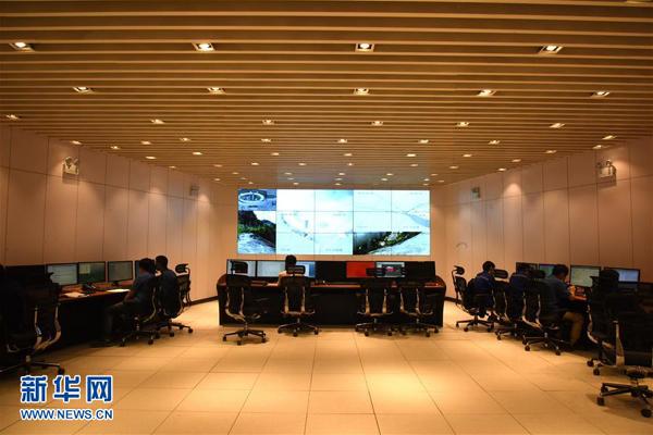 中國(guó)造世界最大球面射電望遠(yuǎn)鏡今日啟用 口徑500米