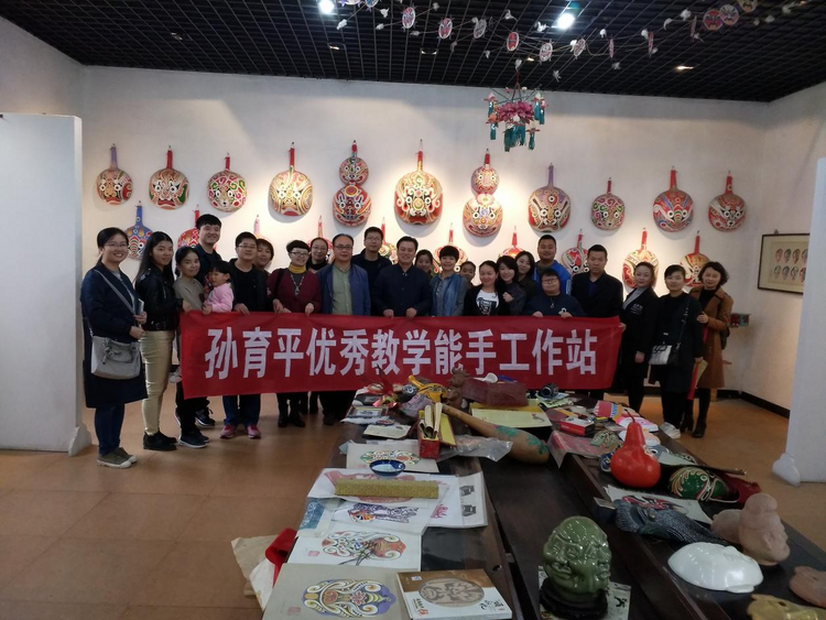 【致敬長安最美基層工作者】長安區(qū)美術(shù)教師孫育平:在學(xué)生心中埋下“美”的種子 為鄉(xiāng)村教育獻(xiàn)上赤誠之心_fororder_圖片6