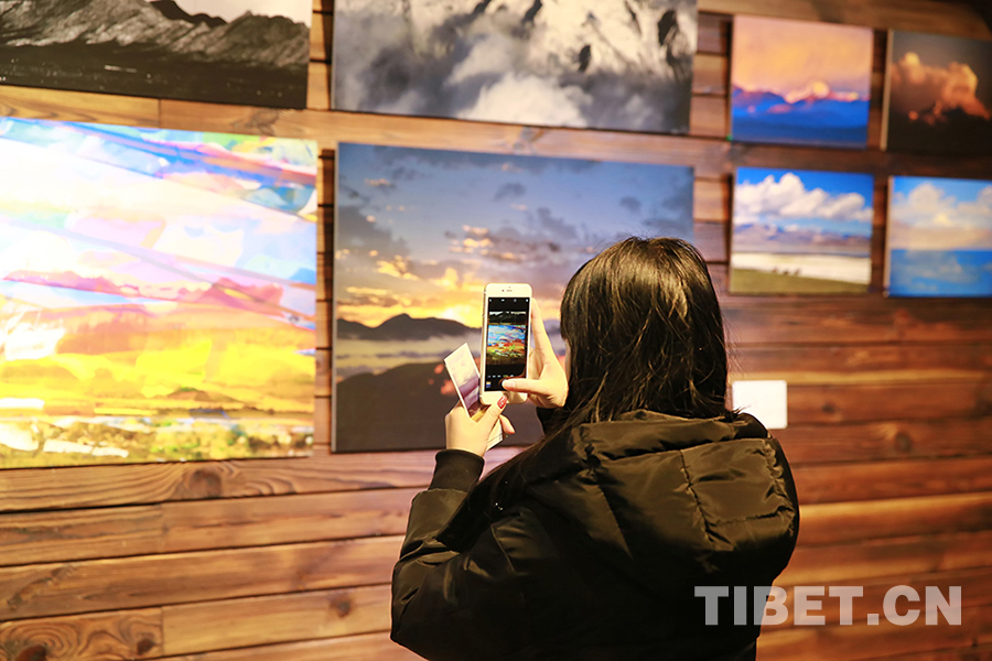 《世界屋脊秘境阿里》攝影展在京開幕