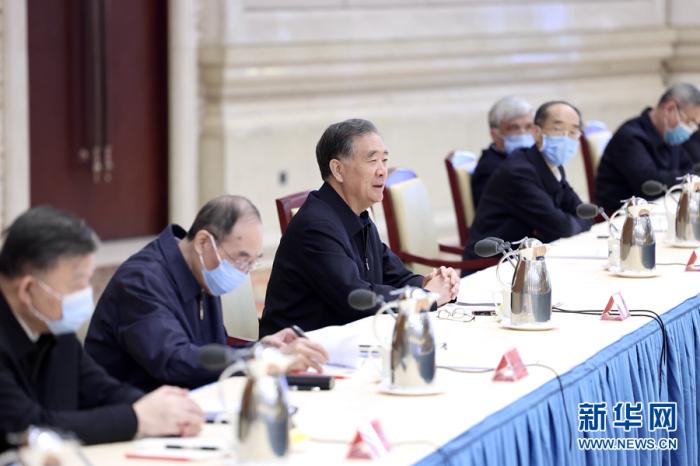 3月24日,各民主黨派中央脫貧攻堅(jiān)民主監(jiān)督工作總結(jié)會在北京召開。中共中央政治局常委、全國政協(xié)主席汪洋出席會議并講話。 新華社記者 劉彬 攝 點(diǎn)擊進(jìn)入下一頁